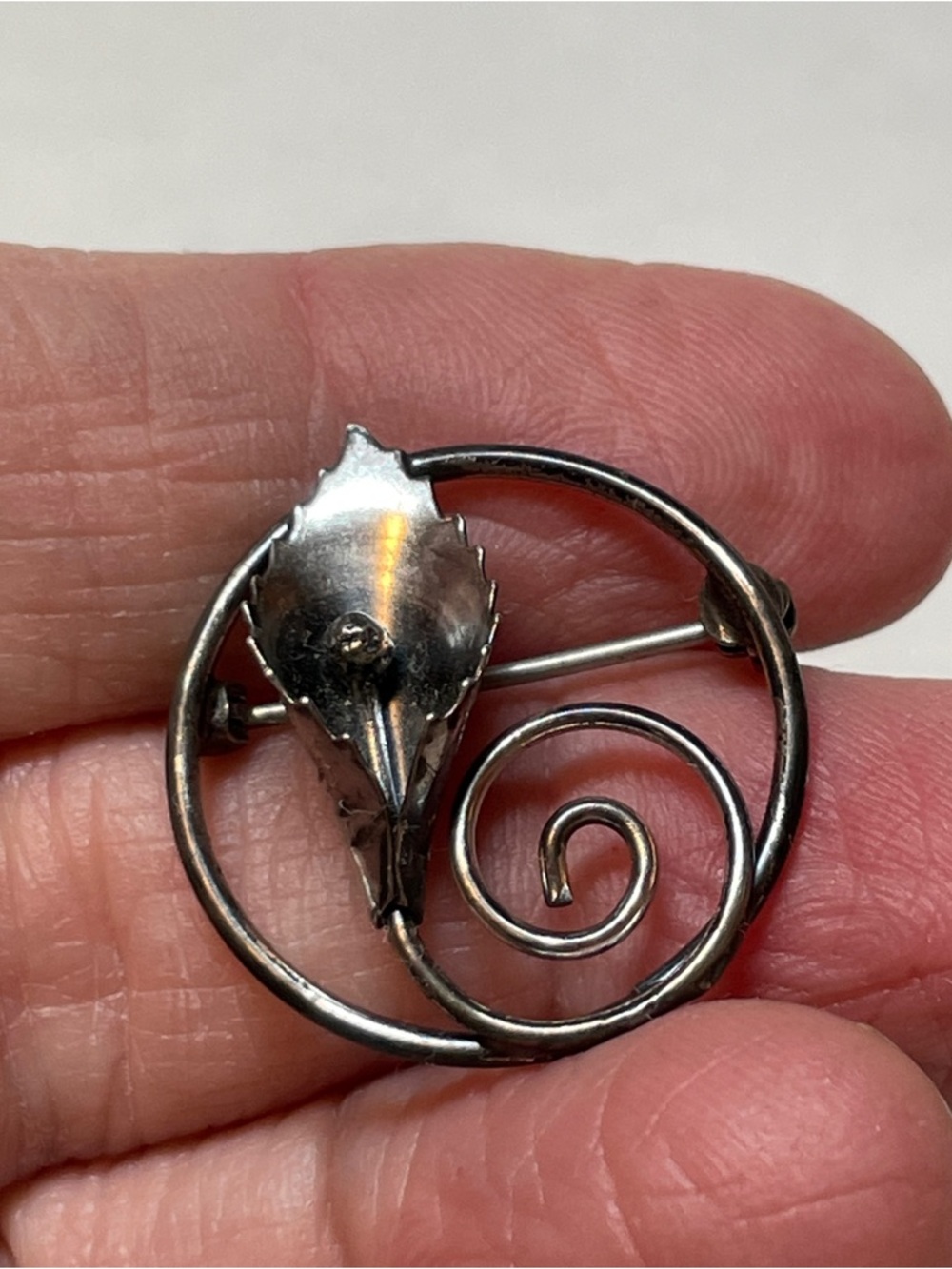925 Sterling Silver Vintage Calla Lily Flower Round Pin Brooch, 2.33g